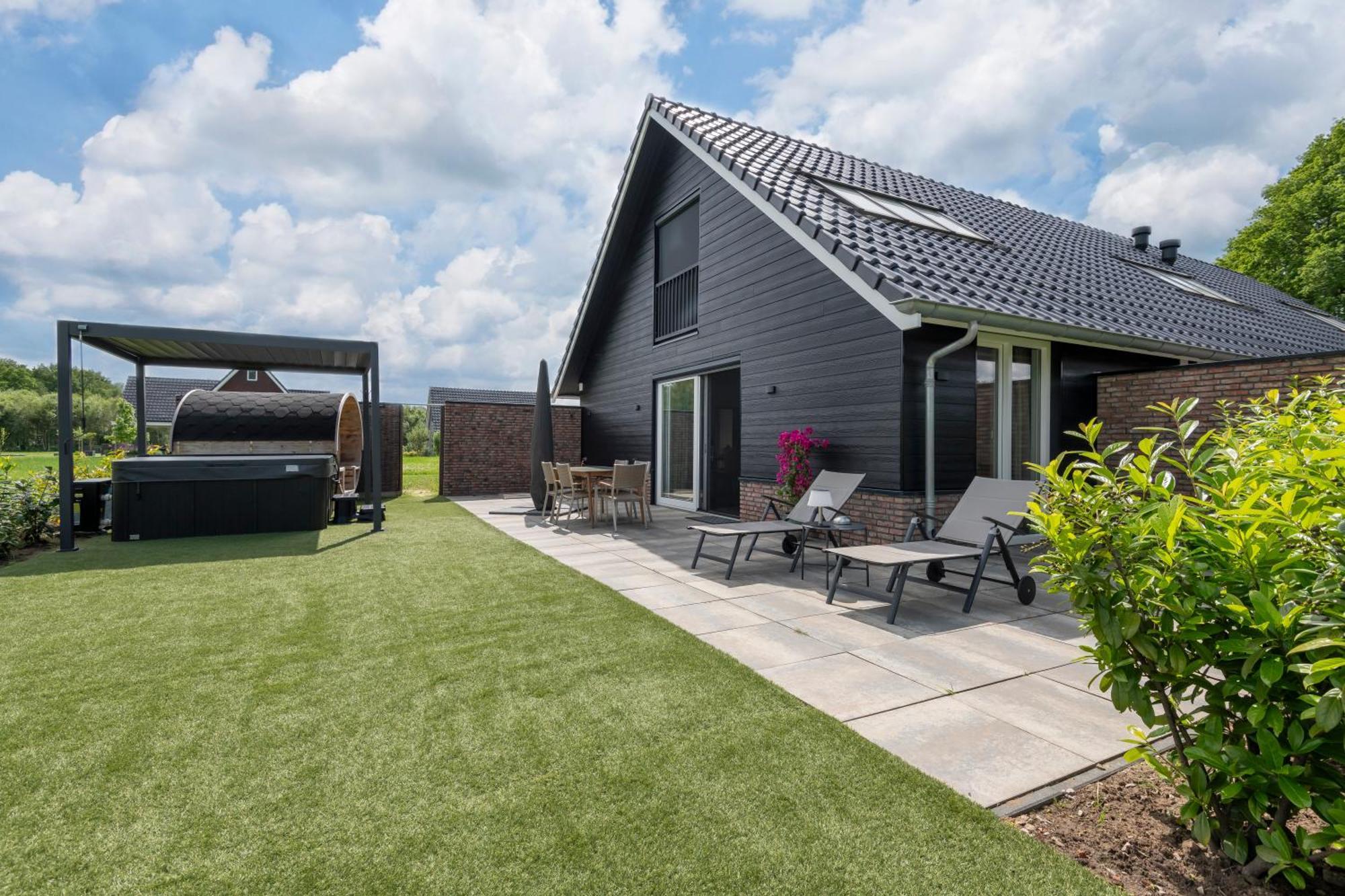 Erve Mulder Vakantiehuis Met Eigen Jacuzzi En Eigen Sauna Weerselo Exterior photo